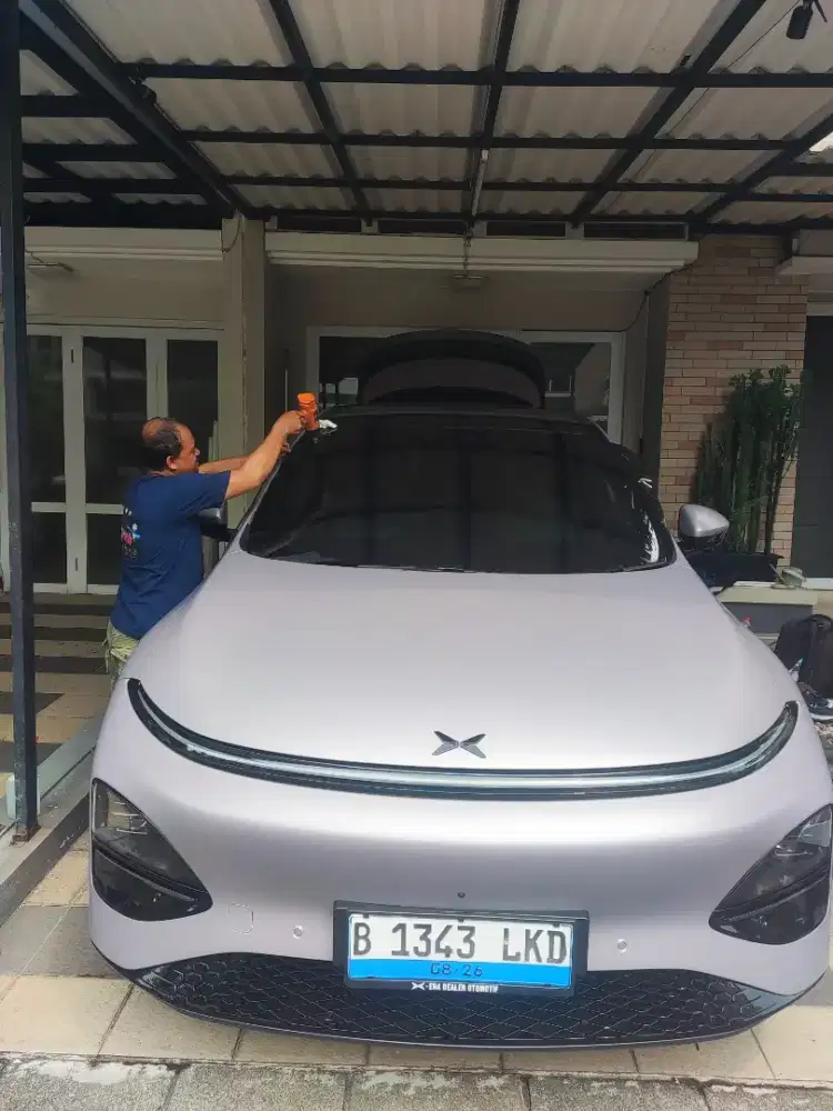 Kaca film mobil dan gedung pemasangan bisa di lokasi