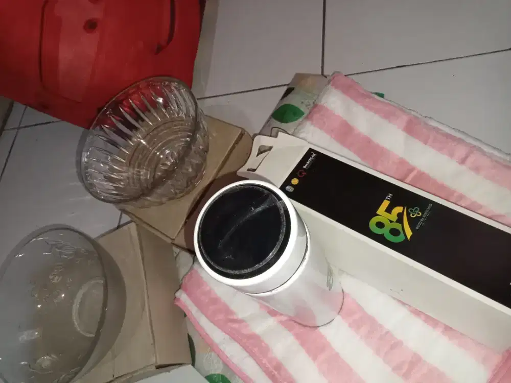 Selimut bayi mangkuk dan termos semua masih baru