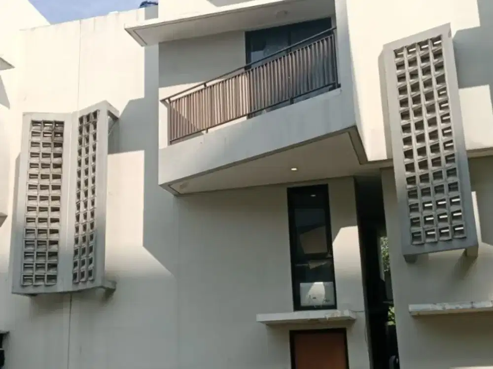 Dijual Rumah Modern 3 Kamar Tidur dekat Kampus UPJ Bintaro DL-19008