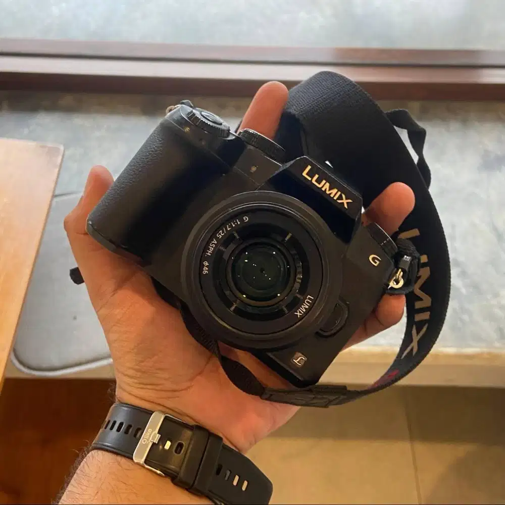 Panasonic Lumix G85 + Lensa Fix Lumix 25mm f/1.7 Kamera Mirrorless DSL