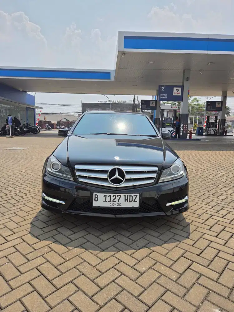 LOW KM - MERCEDEZ BENZ C250 AMGLINE W204 ISTIMEWA