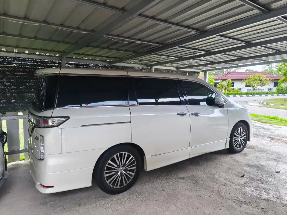 Nissan Elgrand HWS bensin 2.5AT
