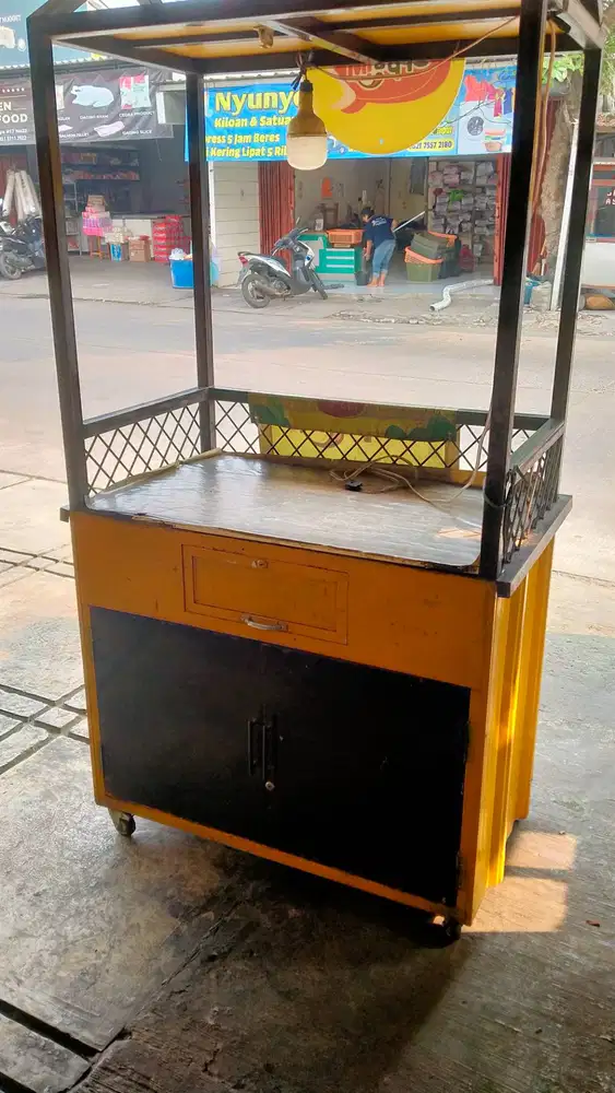 dijual gerobak jualan bekas tapi kondisinya bagus
