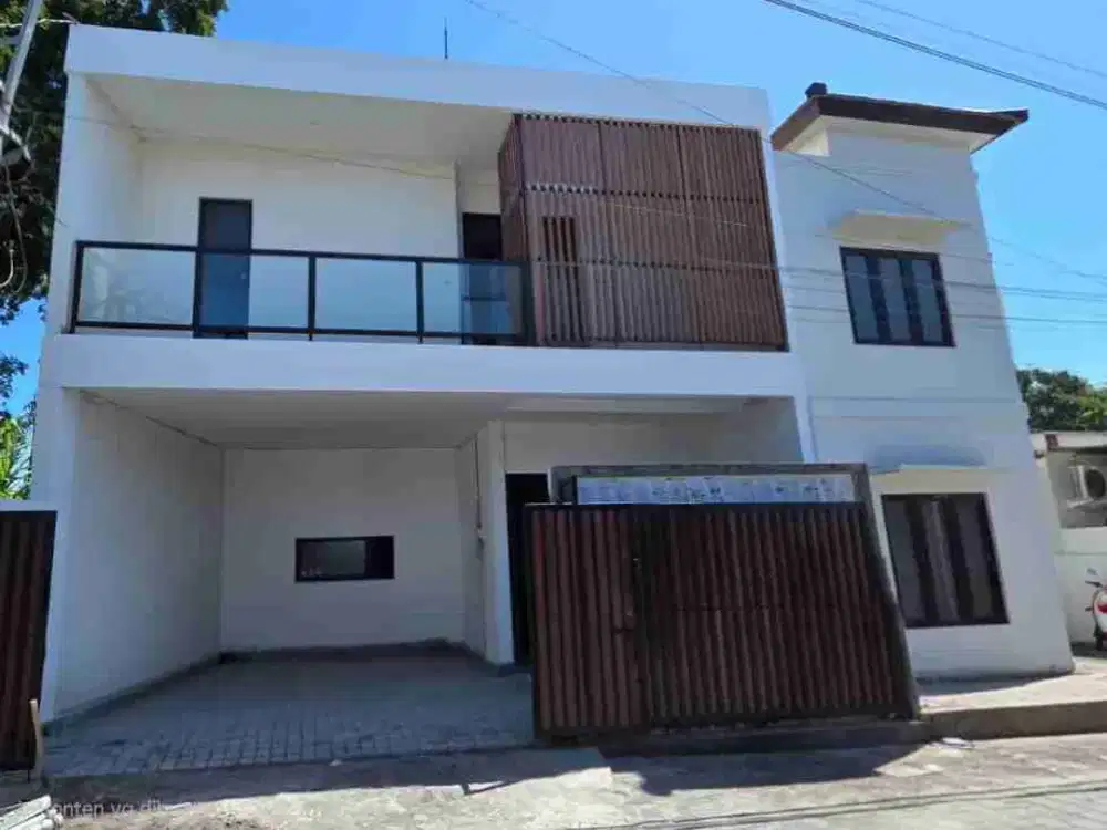 RUMAH BARU SIAP HUNI 2 LANTAI DEKAT KERTALANGU, SANUR DAN BATUBULAN