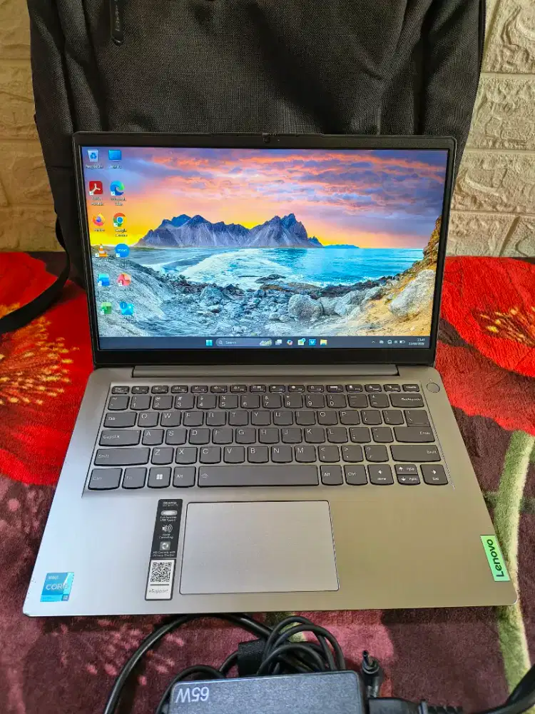 Laptop Lenovo Ideapad 14iau7, Intel core i3 gen 12, RAM 8gb, SSD 512gb