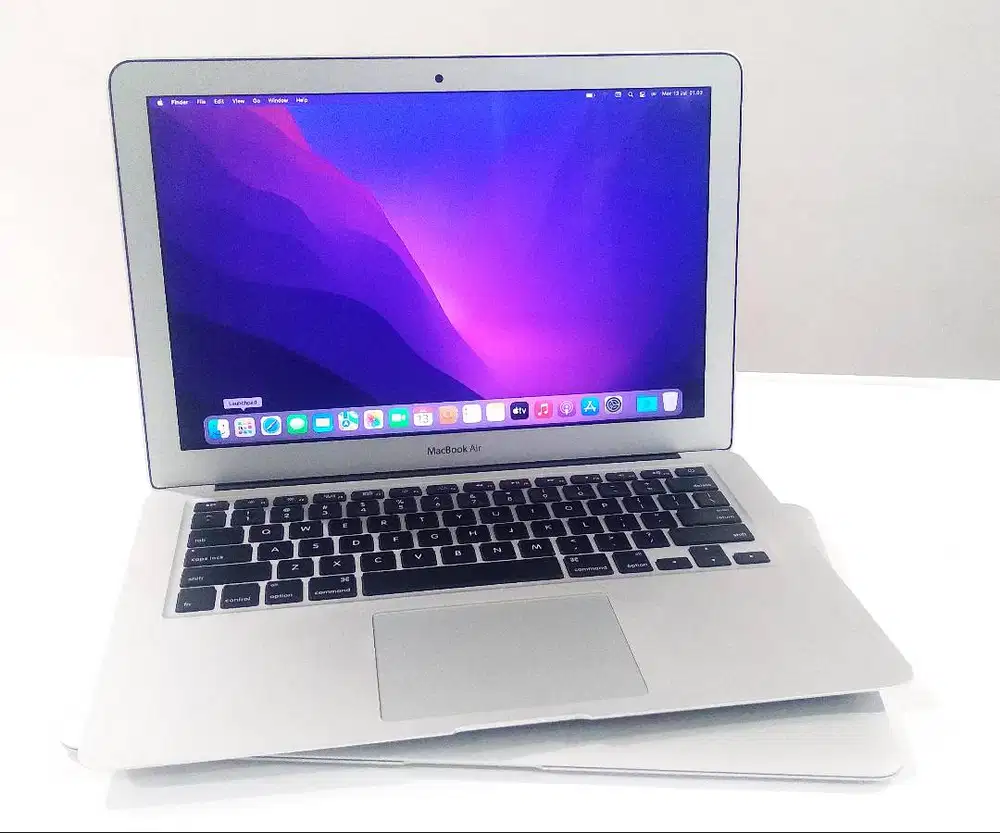 2juta-an MACBOOK AIR 13in MMGF2 early 2015 Intel Core i5