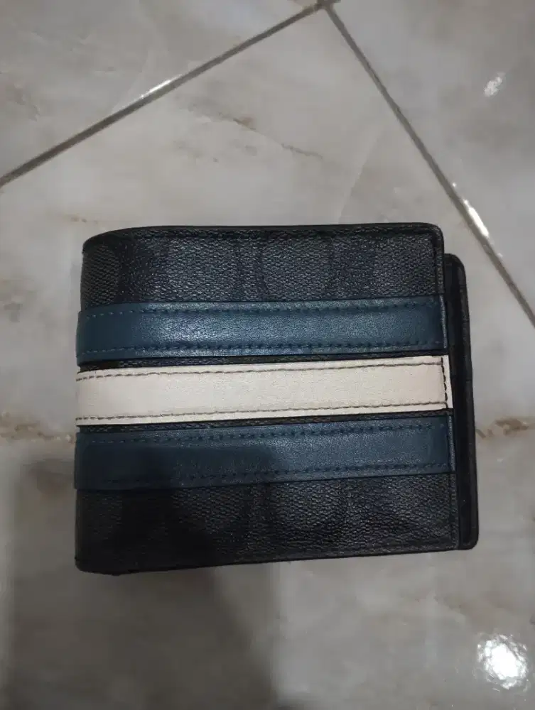 Dompet coach bekas
