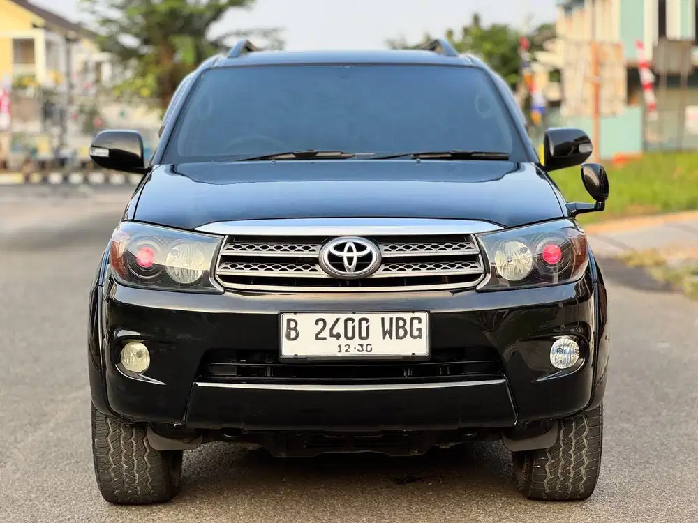 Fortuner 2.5 G DIESEL 2010 Hitam (Aha Gallery)