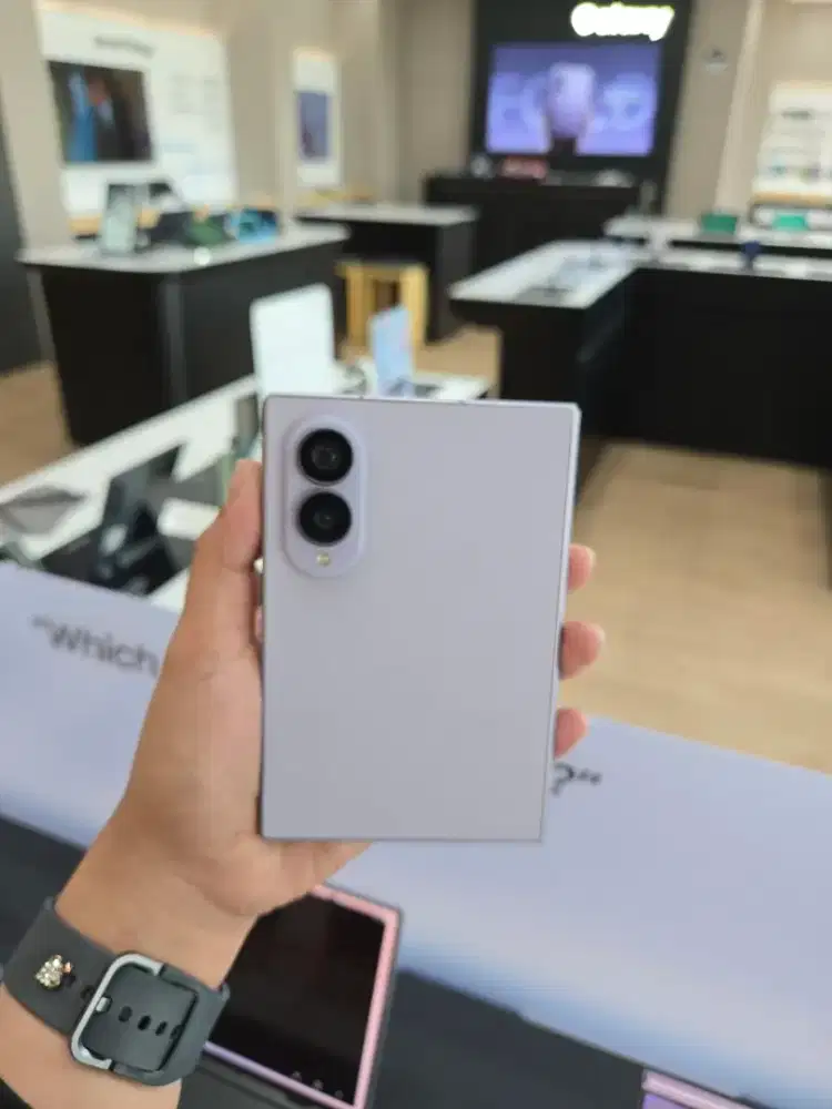 SAMSUNG GALAXY Z FOLD8
