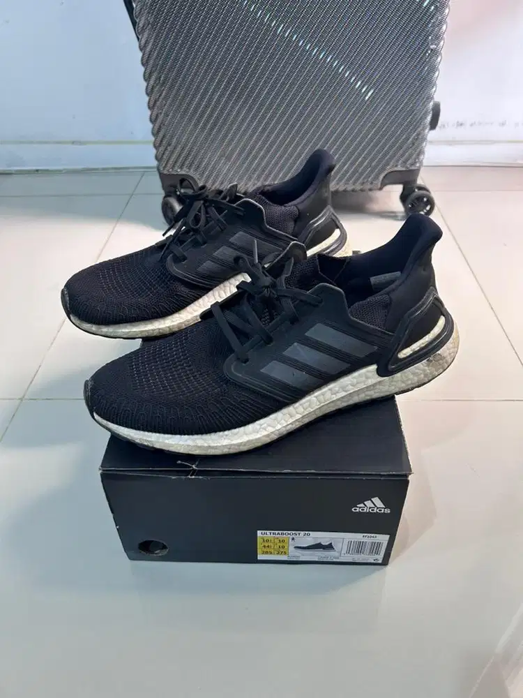 Sepatu adidas ultraboost size 10.5 bukan adizero murah aja 100% ori