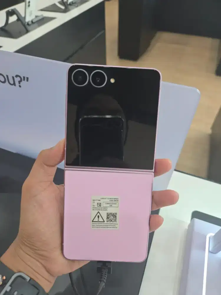 SAMSUNG GALAXY Z FLIP8