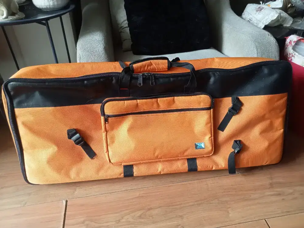 Tas keyboard tebal