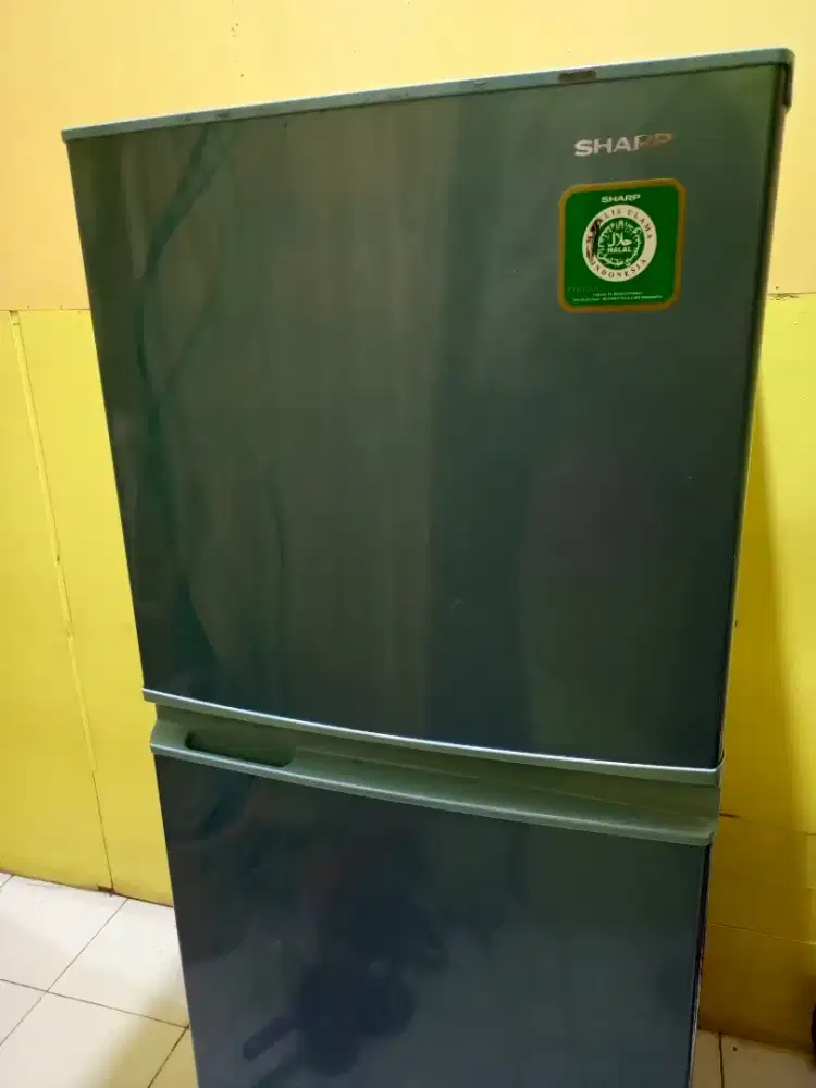 DIJUAL CEPAT KULKAS 2 PINTU MEREK SHARP