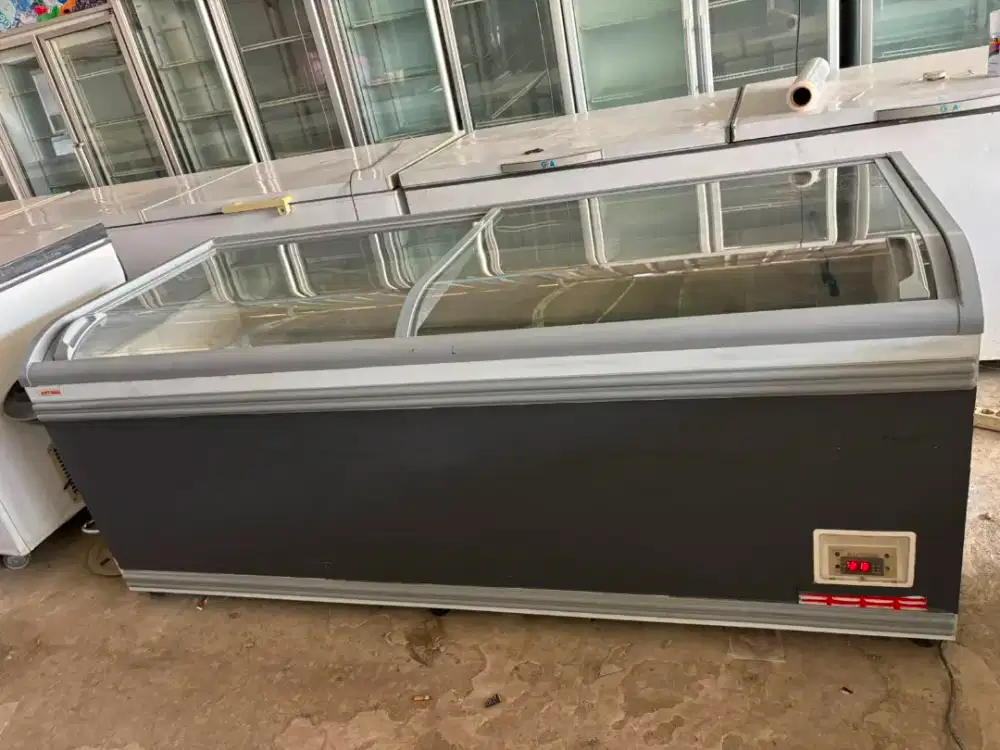 Freezer display sleding kaca