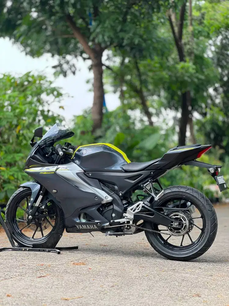 YAMAHA YZF R15 V4 2023 GREY KM 7K PAJAK ON SUPER MULUS