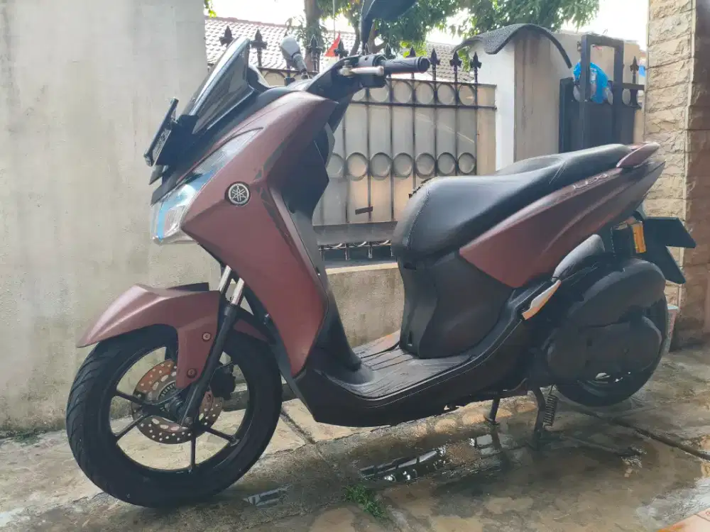 Yamaha Lexi 125 type S warna Coklat 2019