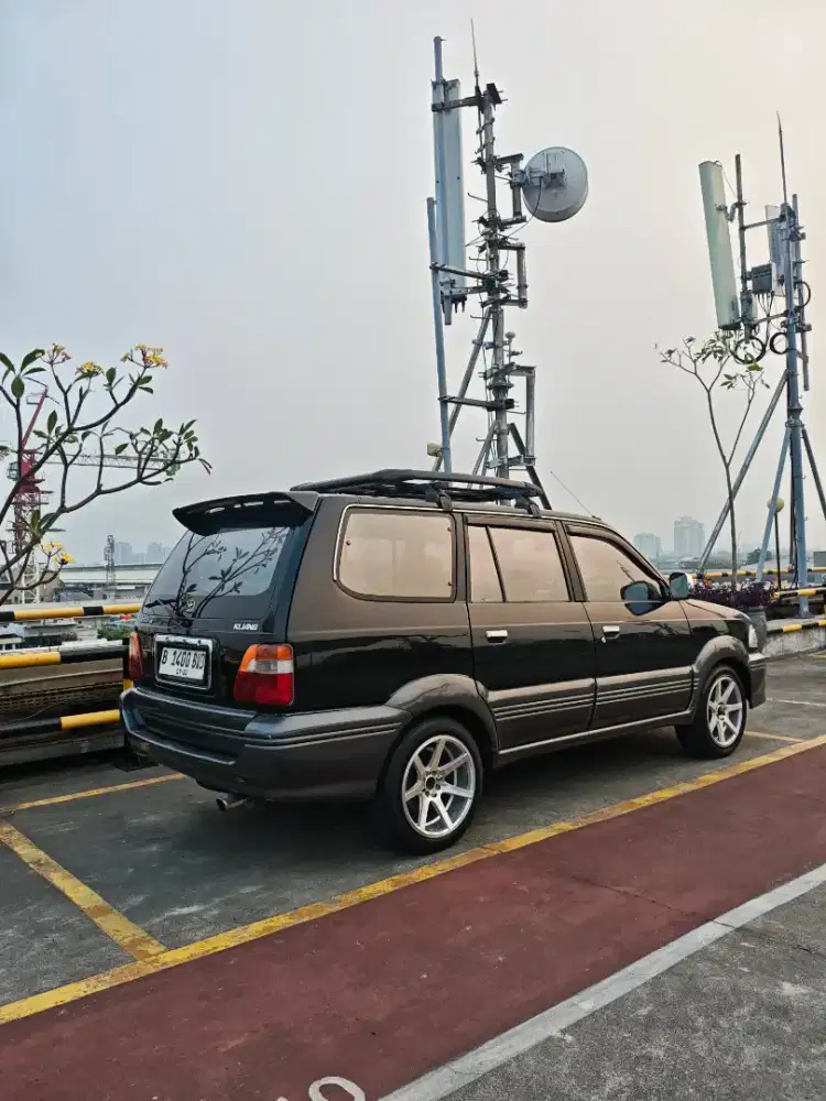 Kijang Krista 2003