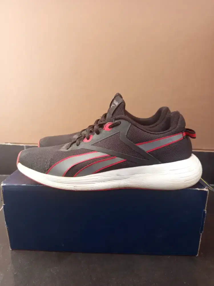 Sepatu Reebok / sepatu Reebok bekas / Reebok bekas / Reebok second