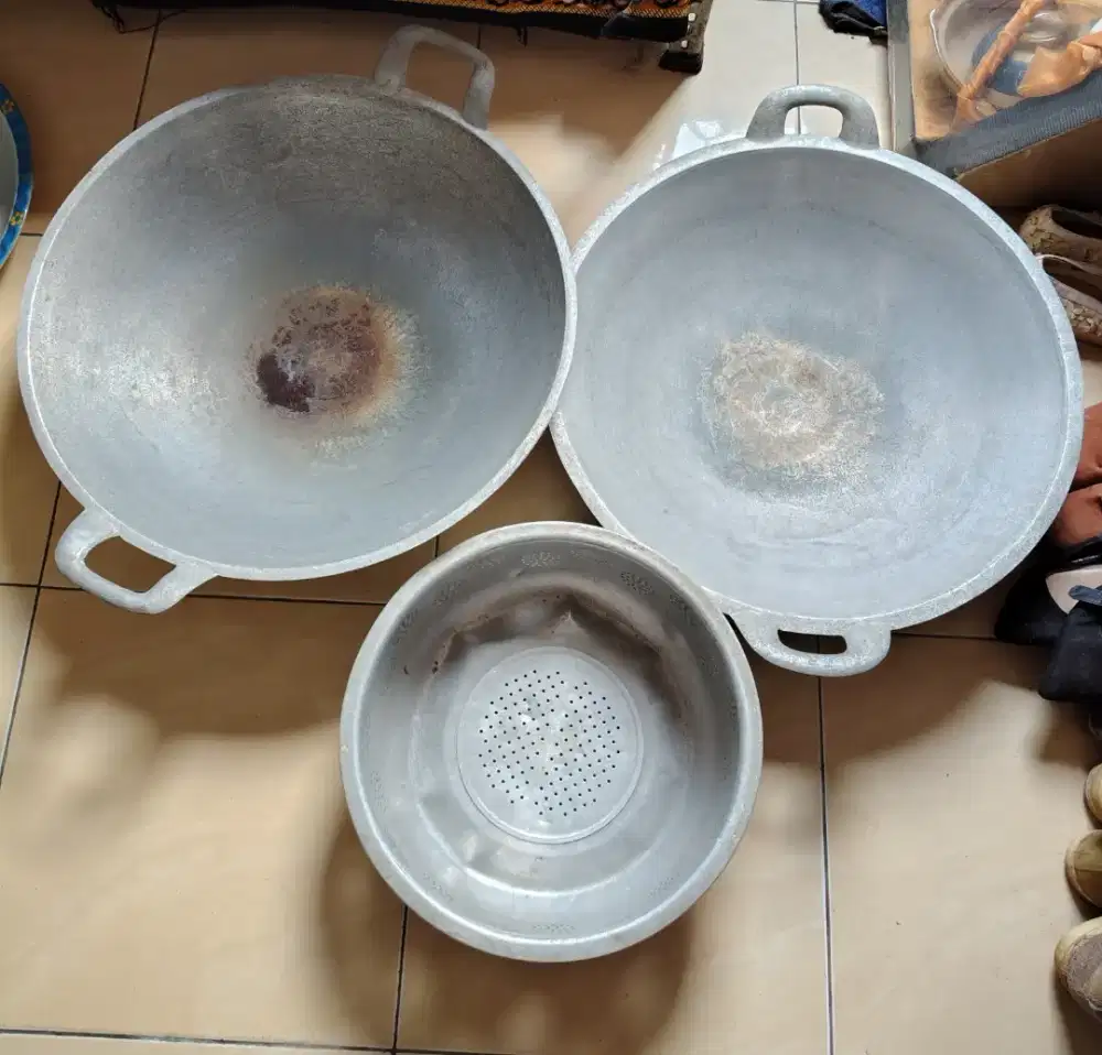 Wajan Cekung, wajan ceper & tempat nasi alumunium (harga semuanya)