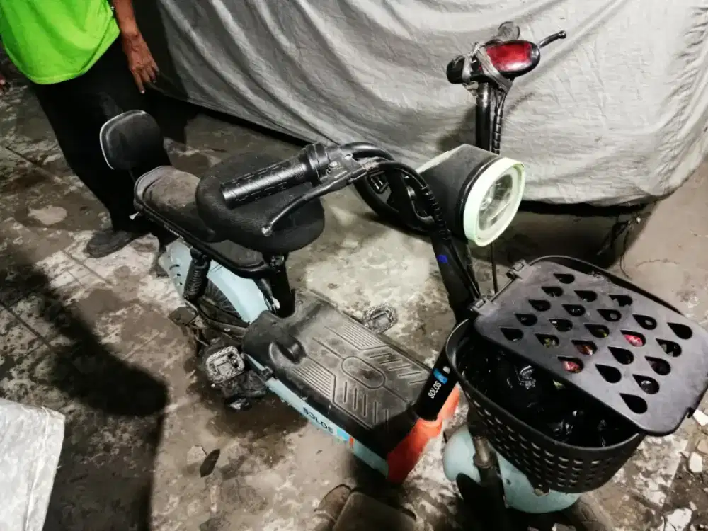 sepeda listrik solos tipe sh12