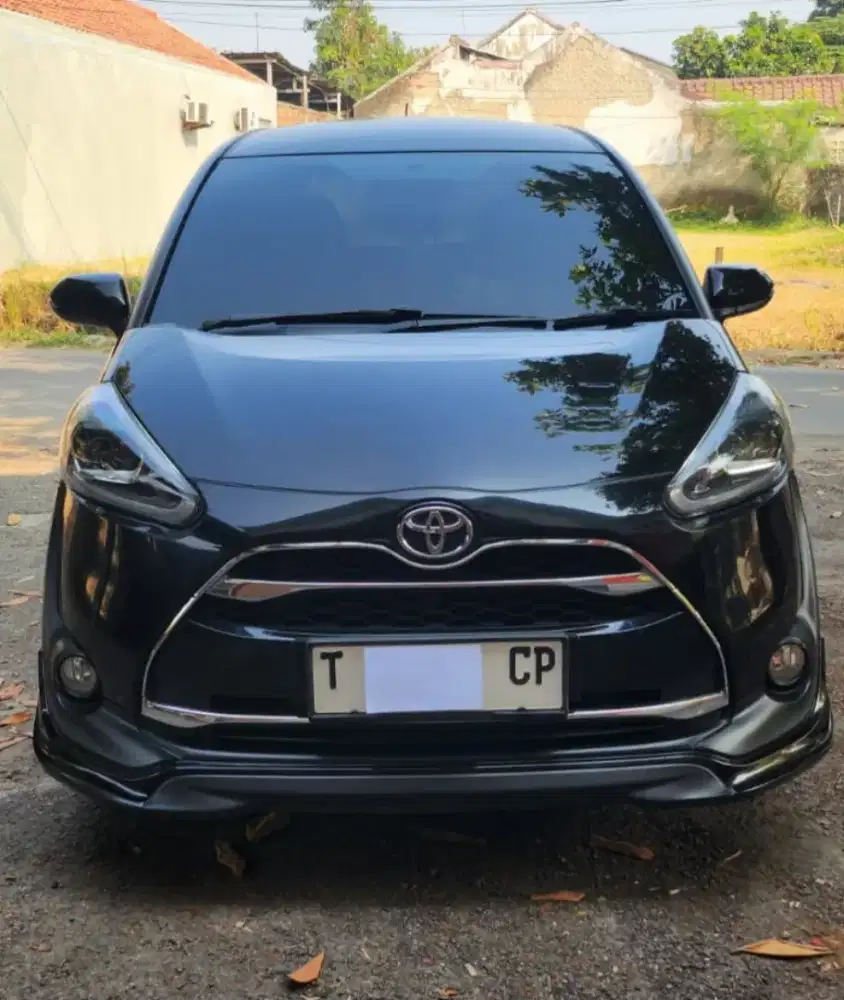 Toyota Sienta Q Tahun 2019