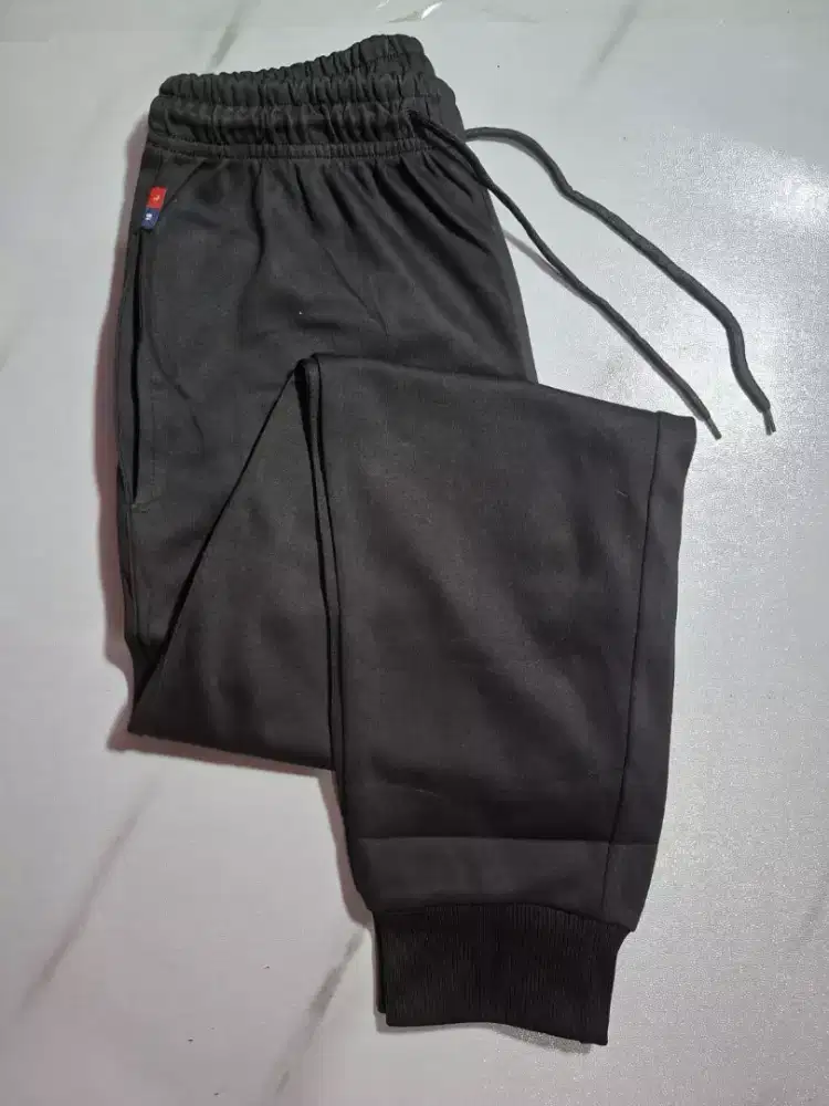 Celana jogging tebal bagus