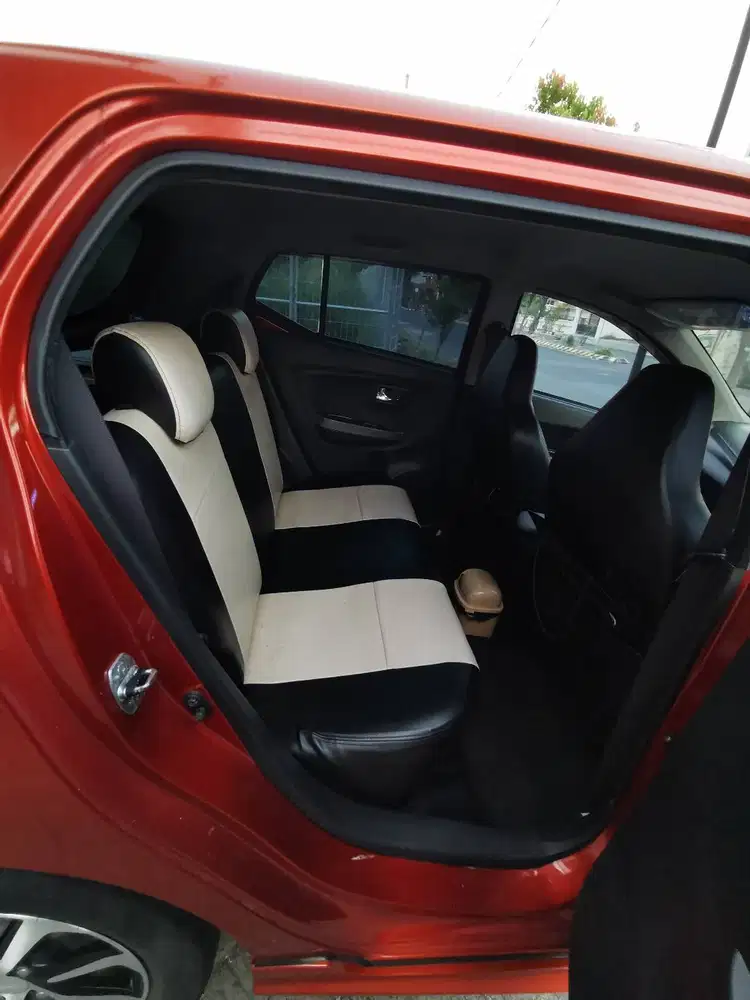 Daihatsu Ayla A/T  2019 Tipe R Deluxe Warna Orange Metalik