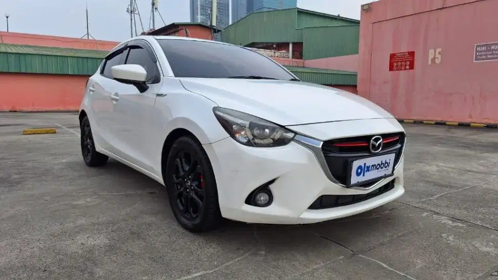KM Rendah - Mazda 2 1.5 Skyactiv Bensin-AT 2015