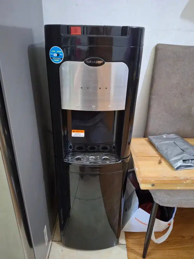 Dispenser Sharp Tipe SWD-72EHL-BK Masih Bagus Minus Dingin Saja