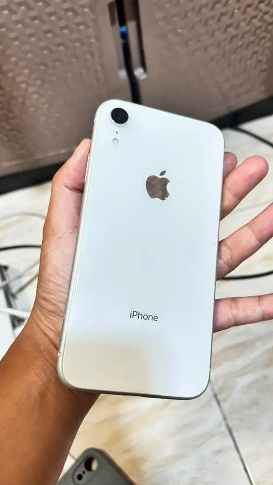 BU CPT !!! Iphone XR 128 putih ex inter