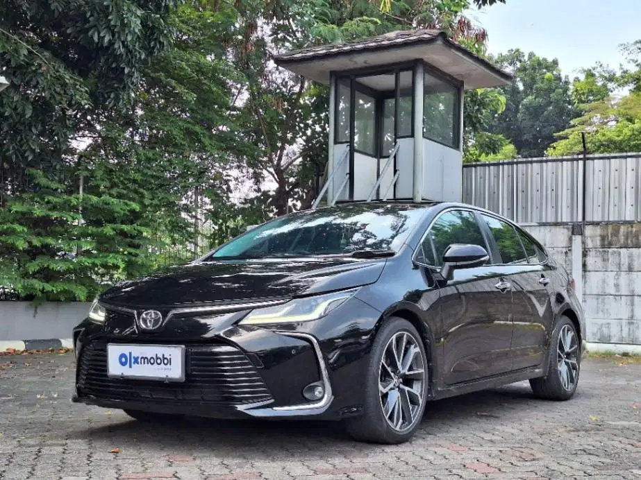 KM Rendah - Toyota Corolla Altis 1.8 V Bensin-AT 2021