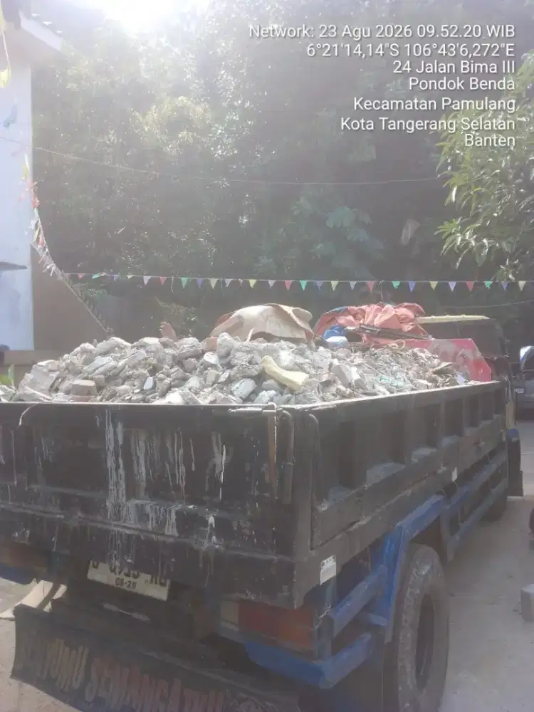 Jasa buang puing dan pengurugan