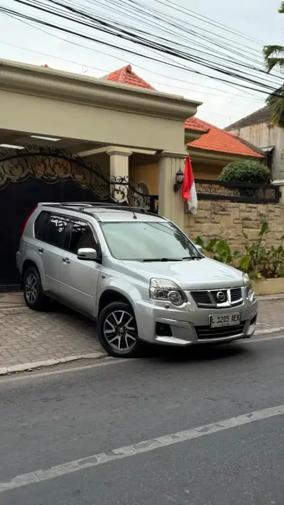 NISSAN XTRAIL URBAN 2.5 PMK 2015 AT FULSET ORIGINAL TOTAL