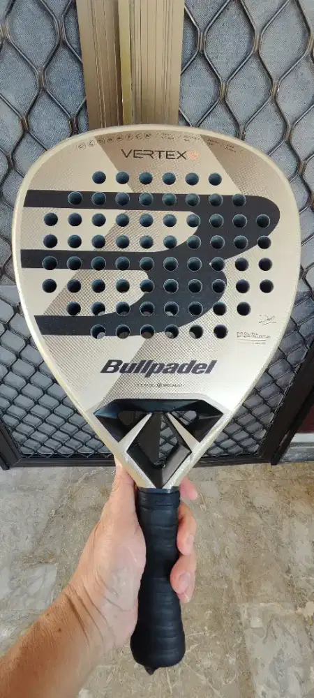 Bullpadel Vertex 04 W