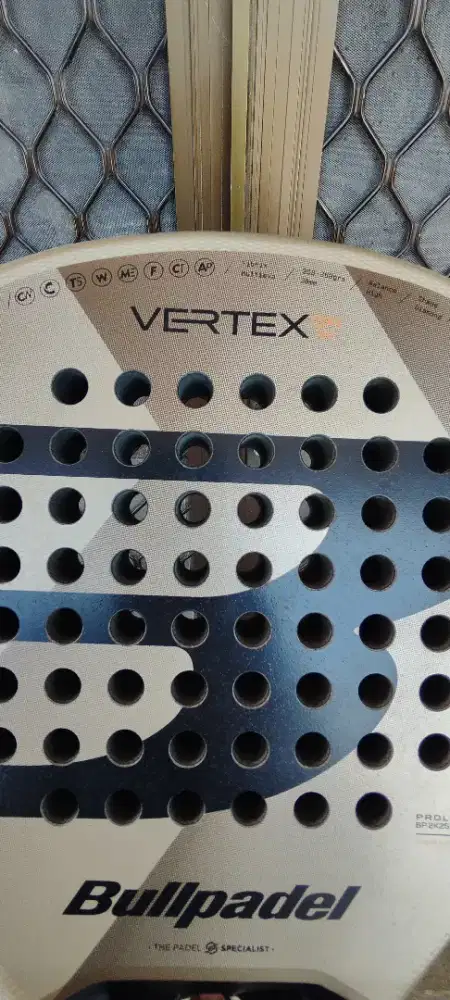 Bullpadel Vertex 04 W