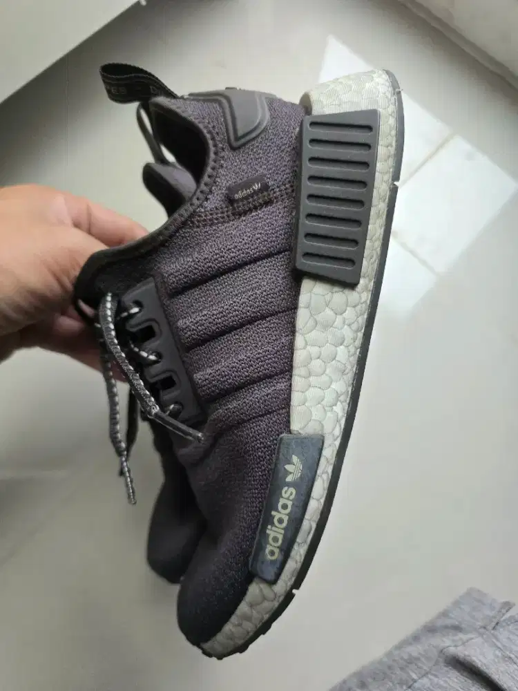 Sepatu ADIDAS NMD ukuran 38 / 23,5cm (perempuan)