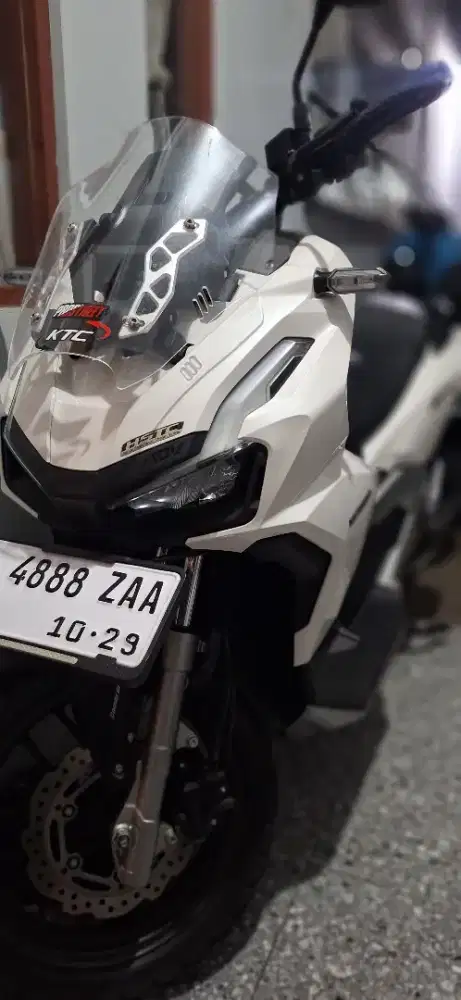 Dijual cepat adv putih