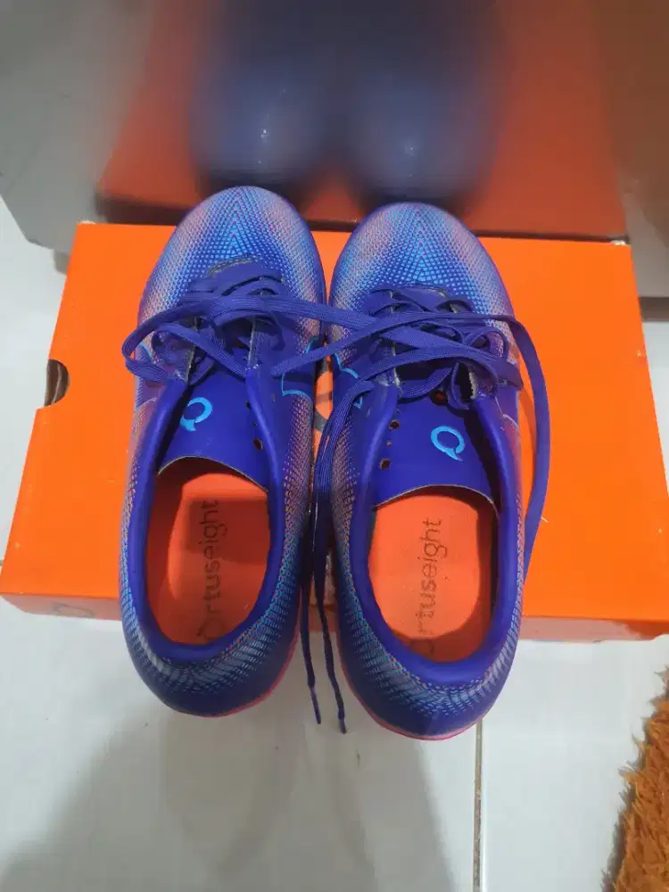 Sepatu bola / futsal