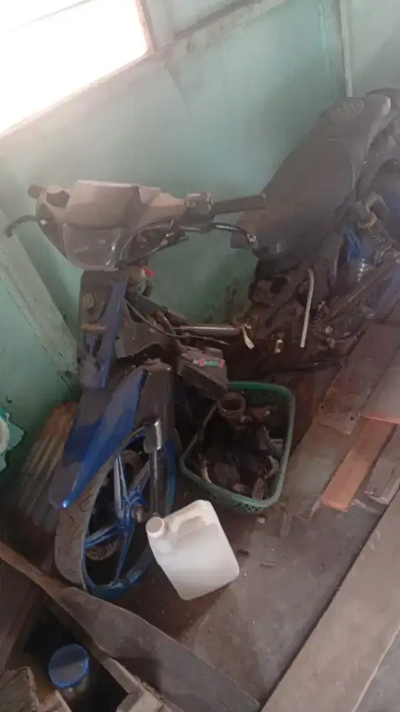 Di jual Yamaha F1ZR 1997 kondisi mesin rusak harga murah