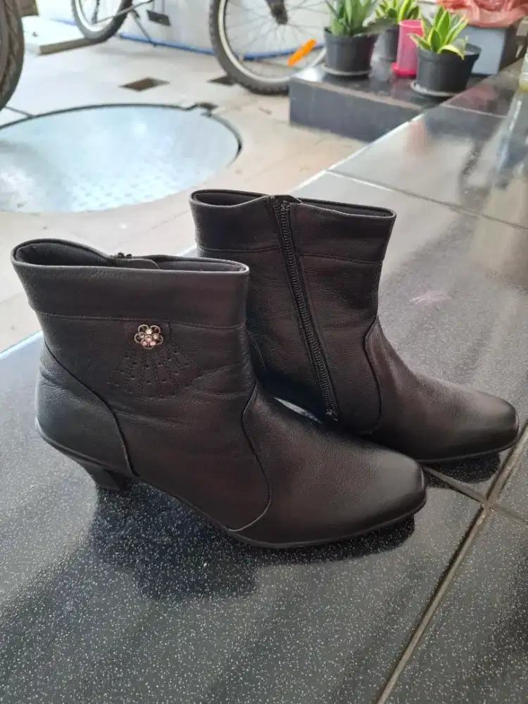 Jual sepatu boot wanita