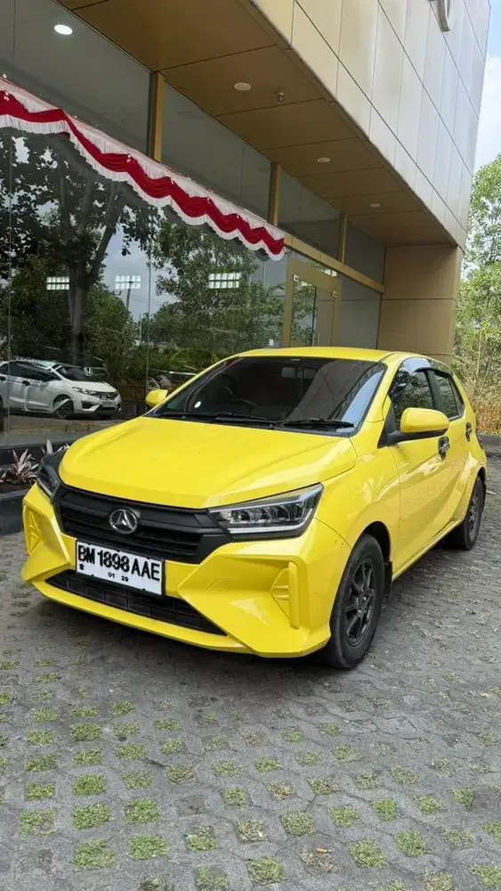 All new Ayla R 1.2 Matic 2023 Km 10 rb