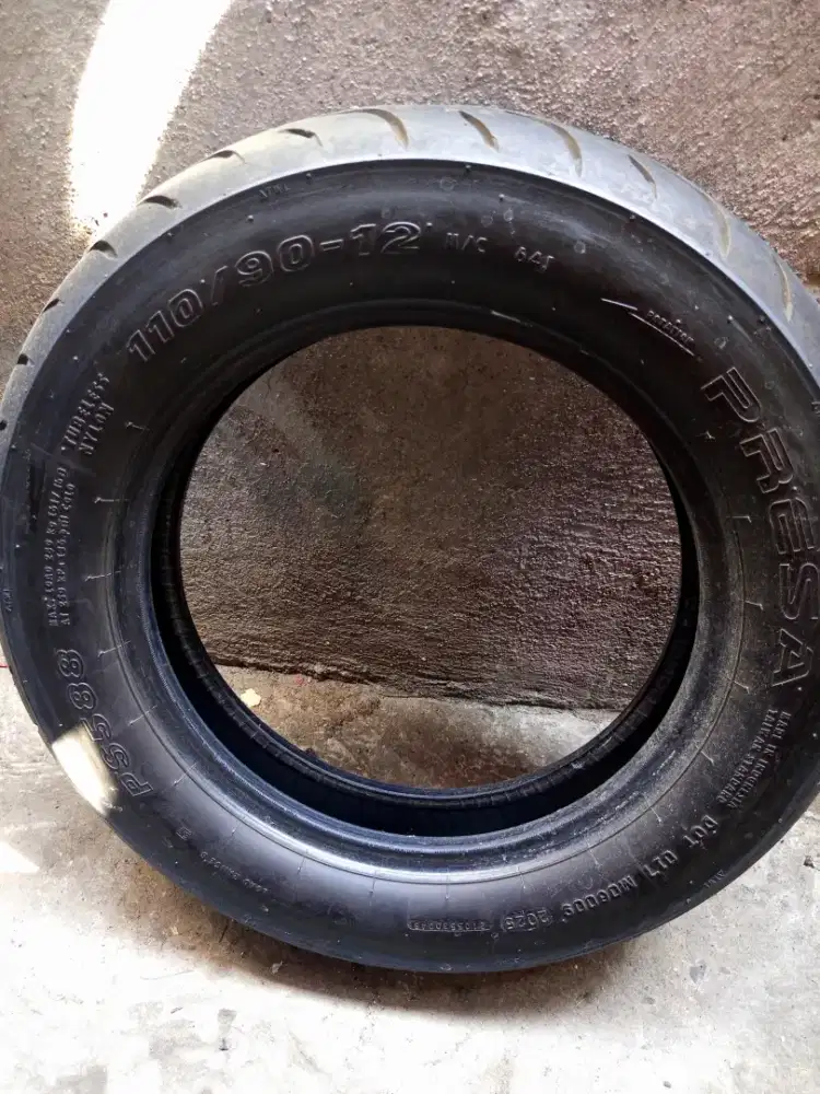 Ban motor metik layak pakai