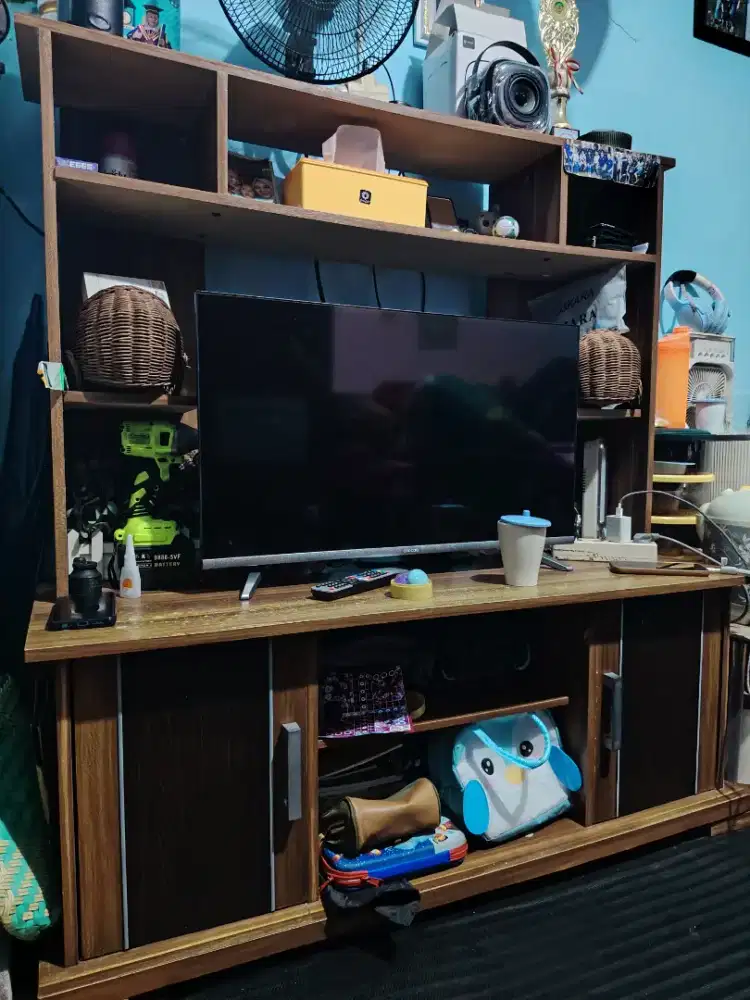 Meja tv minimalis