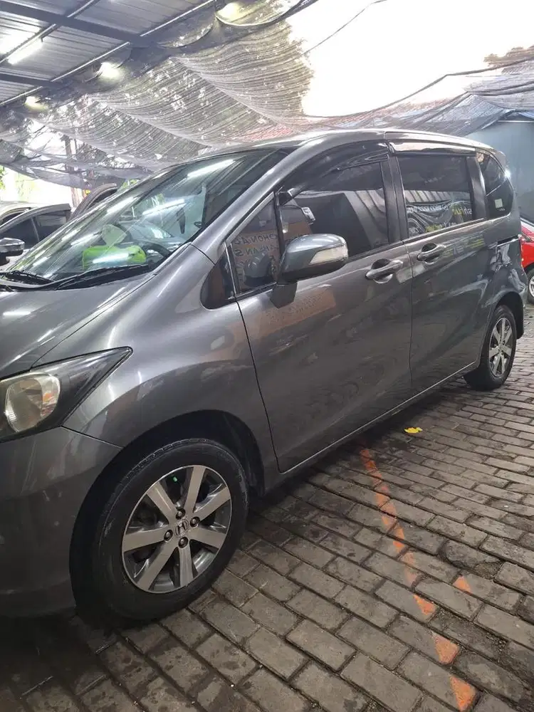 HONDA FREED PSD 2011 TANGAN PERTAMA - barang mewah & terawat
