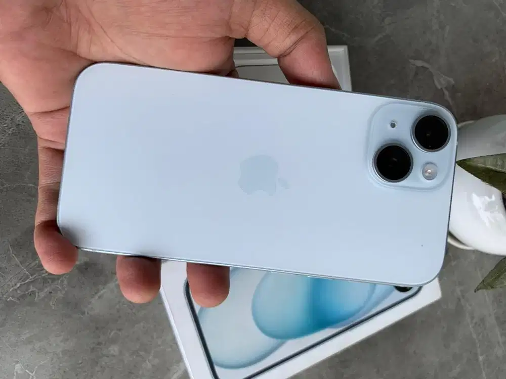 Iphone 15 128 gb garansi aktif 2027