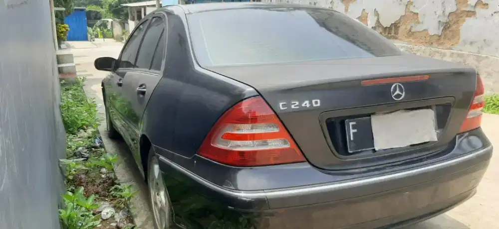 Mercedes Benz C-Class W203 C240 matic 2005