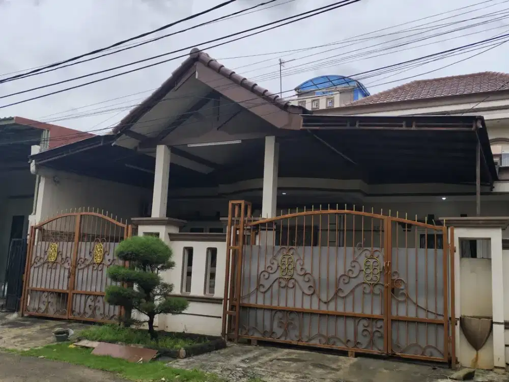 Rumah Nyaman Hoek di Cluster Harapan Indah 2 Bekasi