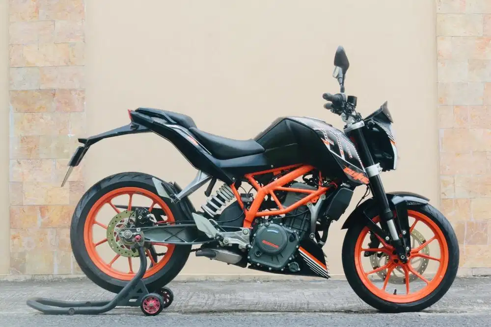 KTM Duke 250 ABS estrella 250 MT25 ninja 250