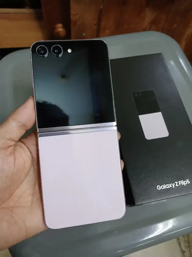 Samsung Z Flip 5 8/512Gb SEIN