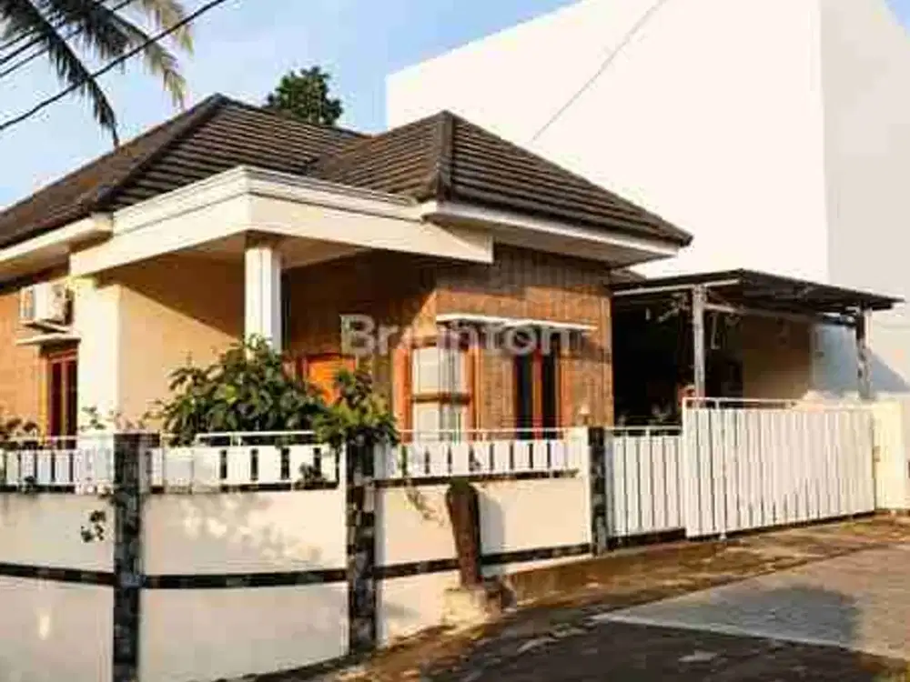 DIJUAL RUMAH DAN KOS FULL FURNISHED DEKAT UII JL KALIURANG